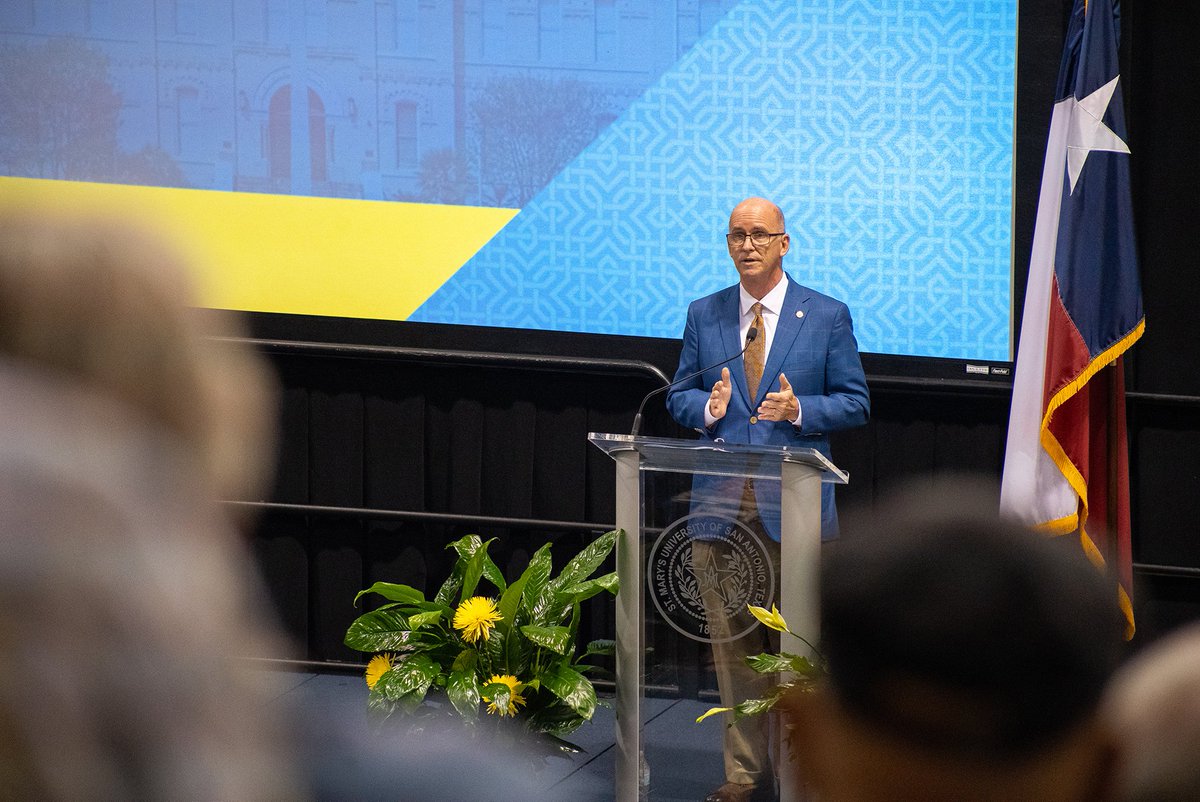 StMarysU's tweet photo. #StMU faculty and staff were honored for their years of dedicated service during University Convocation. We're lucky to have such amazing people on campus. #RattlePride https://t.co/5ACJBWxJdn