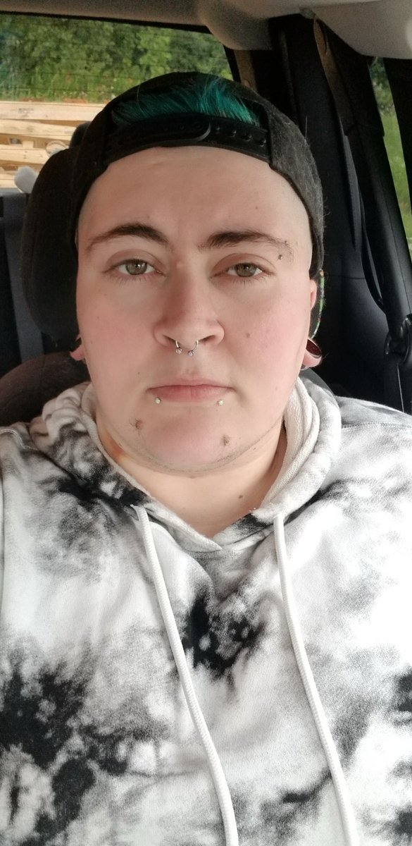 nerothecryptid's tweet photo. I look like a frat boy today
#selfie #cosmicdisaster #transboy https://t.co/V1fUAHXNhi