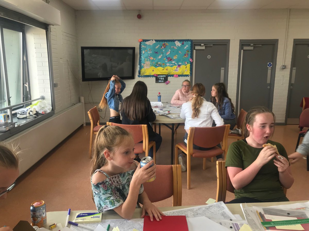 GrosvenorCommu2's tweet photo. Placemaking Summer School starts in earnest today. Children and young people playing a role in future design of neighbourhood #innovativesummer @angie_mervyn @Ed_Authority @belfastcc @PlanQUB @neil_galway https://t.co/gJg3vwDmtC