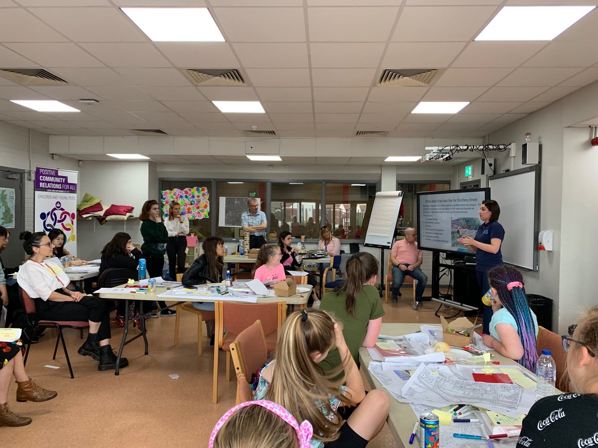 GrosvenorCommu2's tweet photo. Placemaking Summer School starts in earnest today. Children and young people playing a role in future design of neighbourhood #innovativesummer @angie_mervyn @Ed_Authority @belfastcc @PlanQUB @neil_galway https://t.co/gJg3vwDmtC