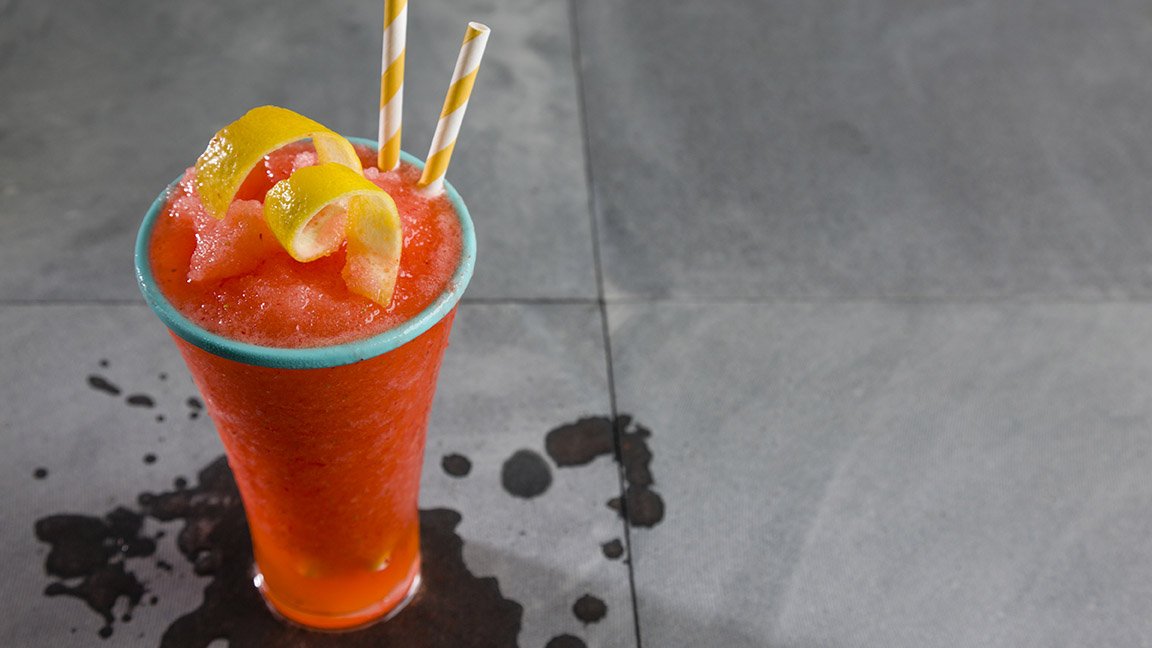 doterra's tweet photo. Hot summer days can sometimes call for a cold and refreshing treat—like this strawberry citrus slush made with essential oils. This simple and delicious recipe is a refreshing reprise from the summer heat. 🌞

https://t.co/FMdg5pBfJp https://t.co/W9fTokmdkT