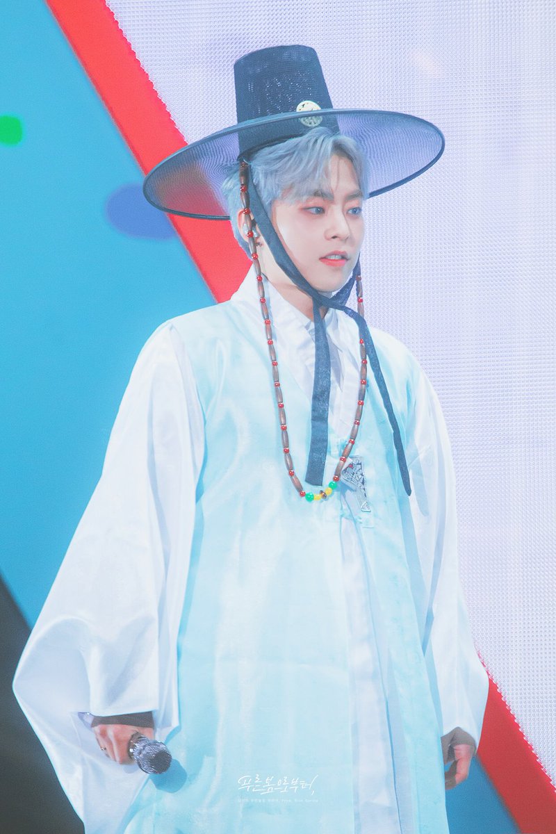 BlueSpring_xo's tweet photo. 190504 #시우민_나라지킨지_백일
#SaluteToXiumin

보구싶어 ˚‧º·(˚ ˃̣̣̥᷄⌓˂̣̣̥᷅ )‧º·˚

https://t.co/QOTKLYdBf9
https://t.co/lqPsm8rDqy https://t.co/pkLv7cFG9J