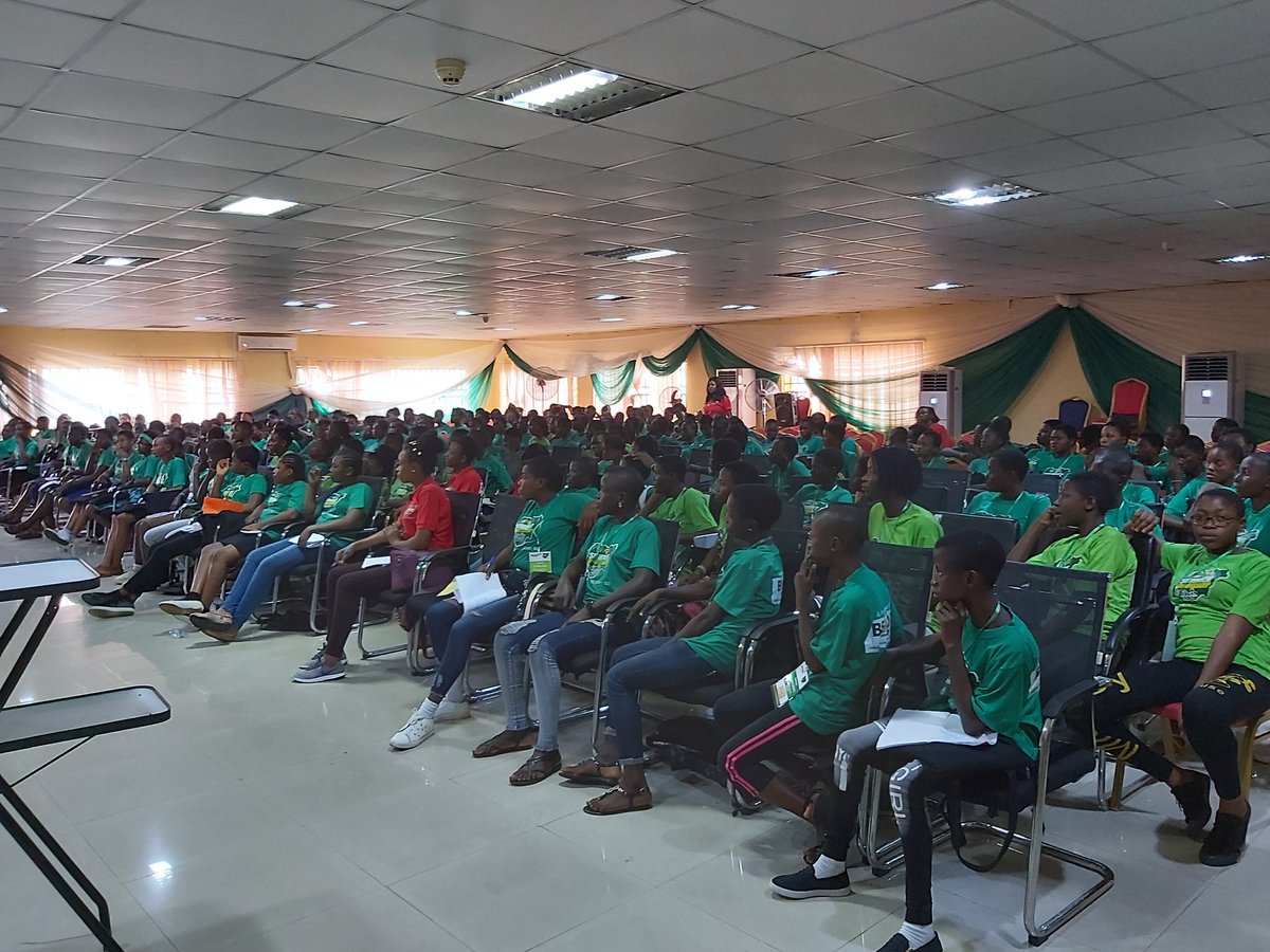 Lolo_cy's tweet photo. Did I forget to add that we are partners of the bootcamp? 

This has been such an honorable moment for us at @LoloTalksInc 
Look at where we are! 250 teenagers using our materials and learning from our syllabus  🙌🙌🙌 https://t.co/aP3jfdtfCk