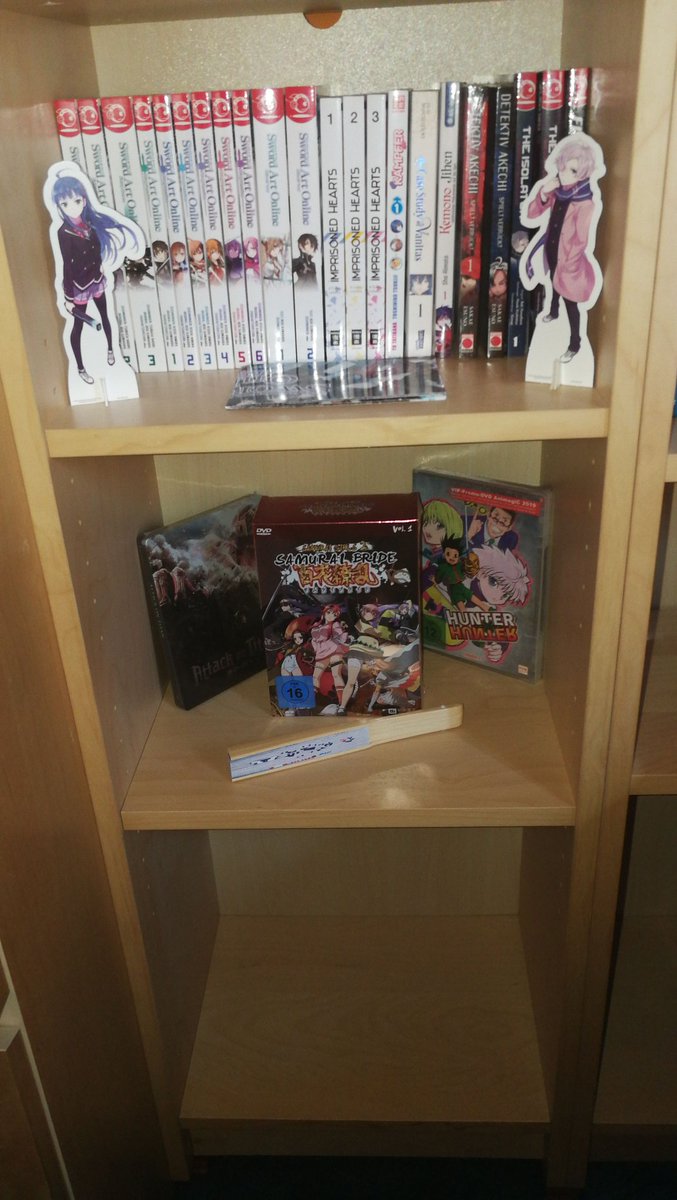 RealReloadedLP's tweet photo. Bin grade am ausmisten meines Zimmers und umräumen damit ich Platz für meine Schätze habe wie diese hier. #Manga #Anime https://t.co/d7K64chzxF