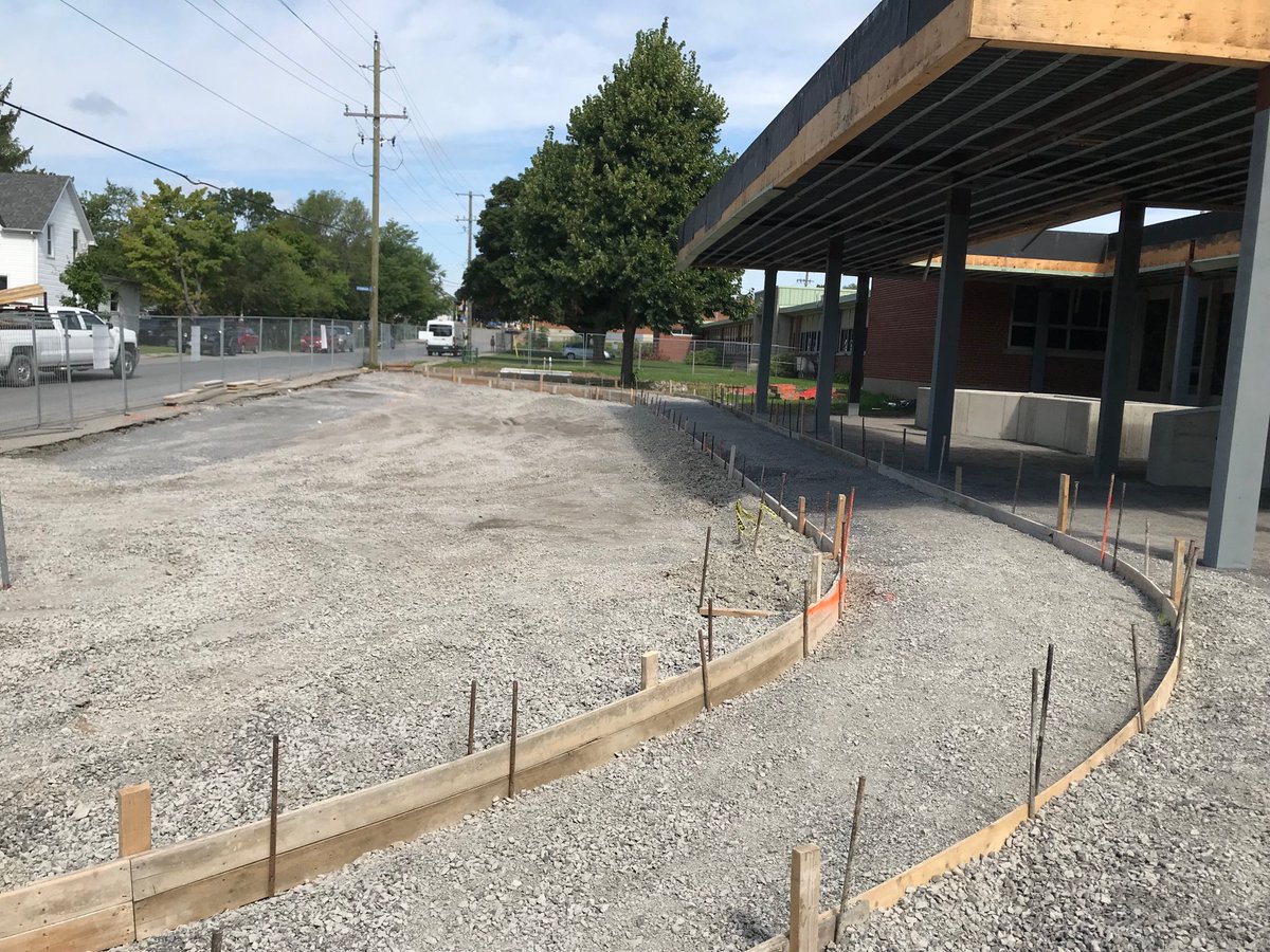 UCDSB_Construct's tweet photo. ⁦@UCDSB⁩ forming for new sidewalks ⁦@GSSTrojans⁩ https://t.co/HzNcg6tKyG