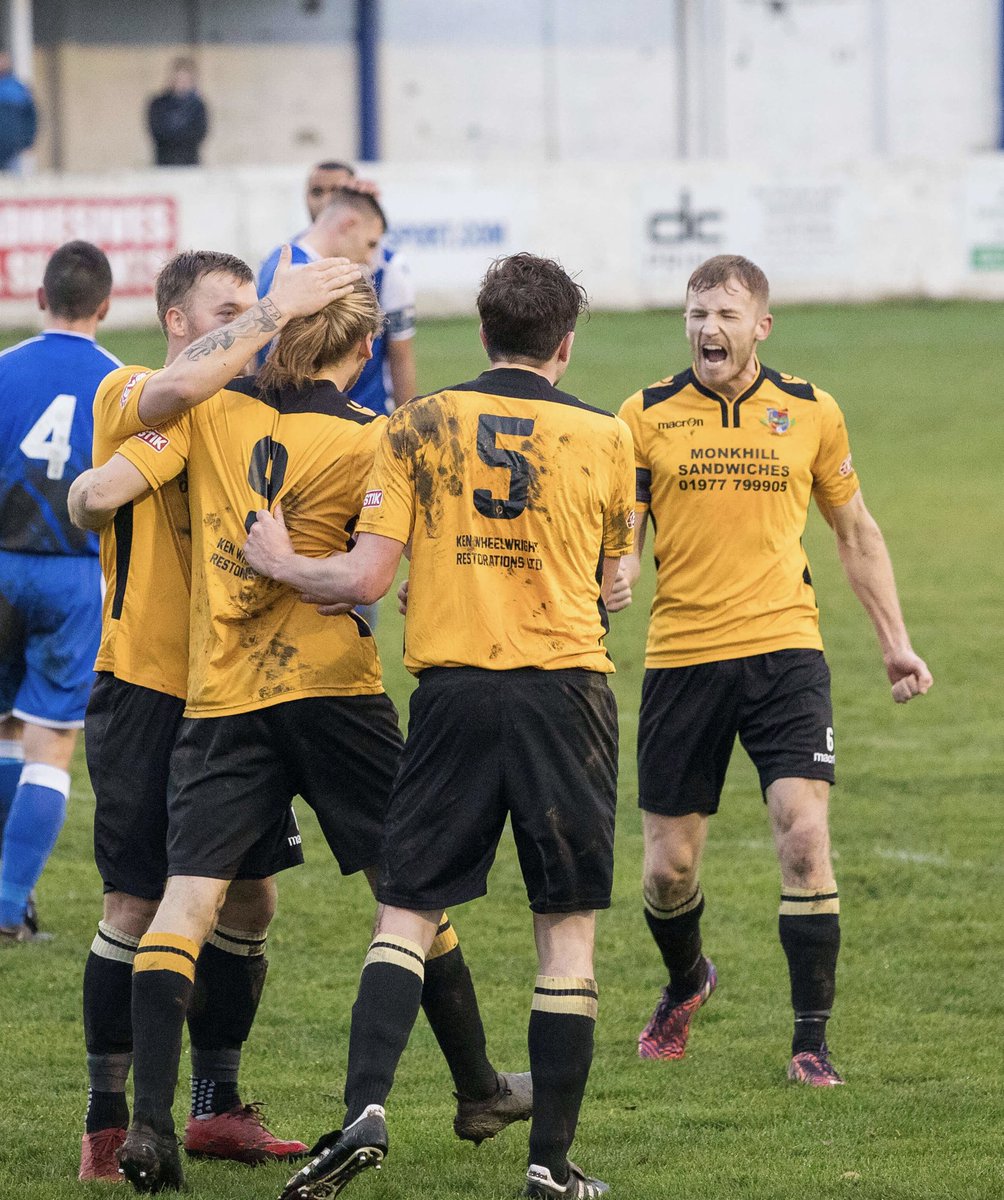PonteCollsFC's tweet photo. We can confirm that last years club captain Spencer Clarke has rejoined the club!
This is massive for us and not only is he brilliant on the pitch but a leader on it too!
#ClarkeBack https://t.co/Ai7rQvTQdp