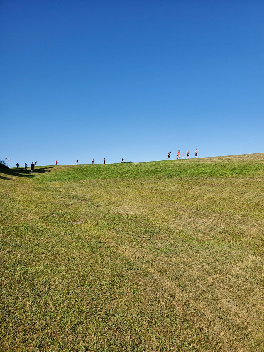 apollo_xc's tweet photo. The first hill workout is in the books! So much progress at all grade levels compared to last year! #ApolloCC #HillOfAWorkout #GettingStrongerAndFasterEachDay #MentallyAndPhysicallyStrong https://t.co/0hDKb8nY6V