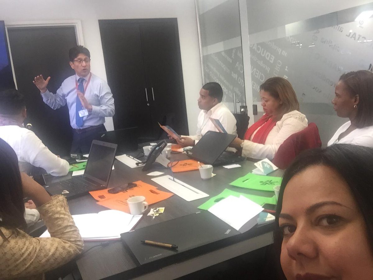 CarlosAGamba's tweet photo. Nos encontramos con la misión del Ministerio de Industria, Comercio y Mypines @MIC_RD de República Dominicana, transfiriendo el modelo de Emprendimiento SENA de cara a los nuevos retos del Gobierno Nacional #FondoEmprenderSENA @senacomunica @EstradaCarlosM @hernanfuentes @wdaza https://t.co/CA0pkFRBTp