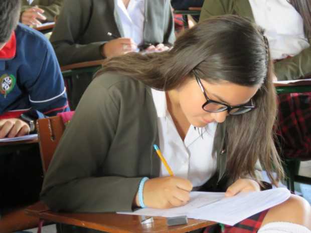 PrensaEscuelaLP's tweet photo. Olimpiadas miden en matemáticas en el colegio Nuestra Señora del Rosario de Neira https://t.co/LluHZUU6CT https://t.co/eqDeXp0BnS
