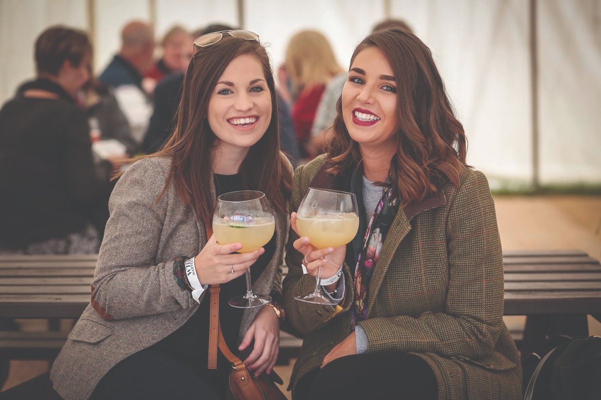 Cotswoldistill's tweet photo. Be sure to come dressed in your favourite Cotswold gear to our festival this weekend - we'll be giving away a Magnum of our Cotswolds Dry Gin to the best dressed pair who represent true 'Cotswold spirit'!

Get your tickets here, we're down to our last few! https://t.co/rHf6ENeWw8 https://t.co/1IyZ0L0EKr