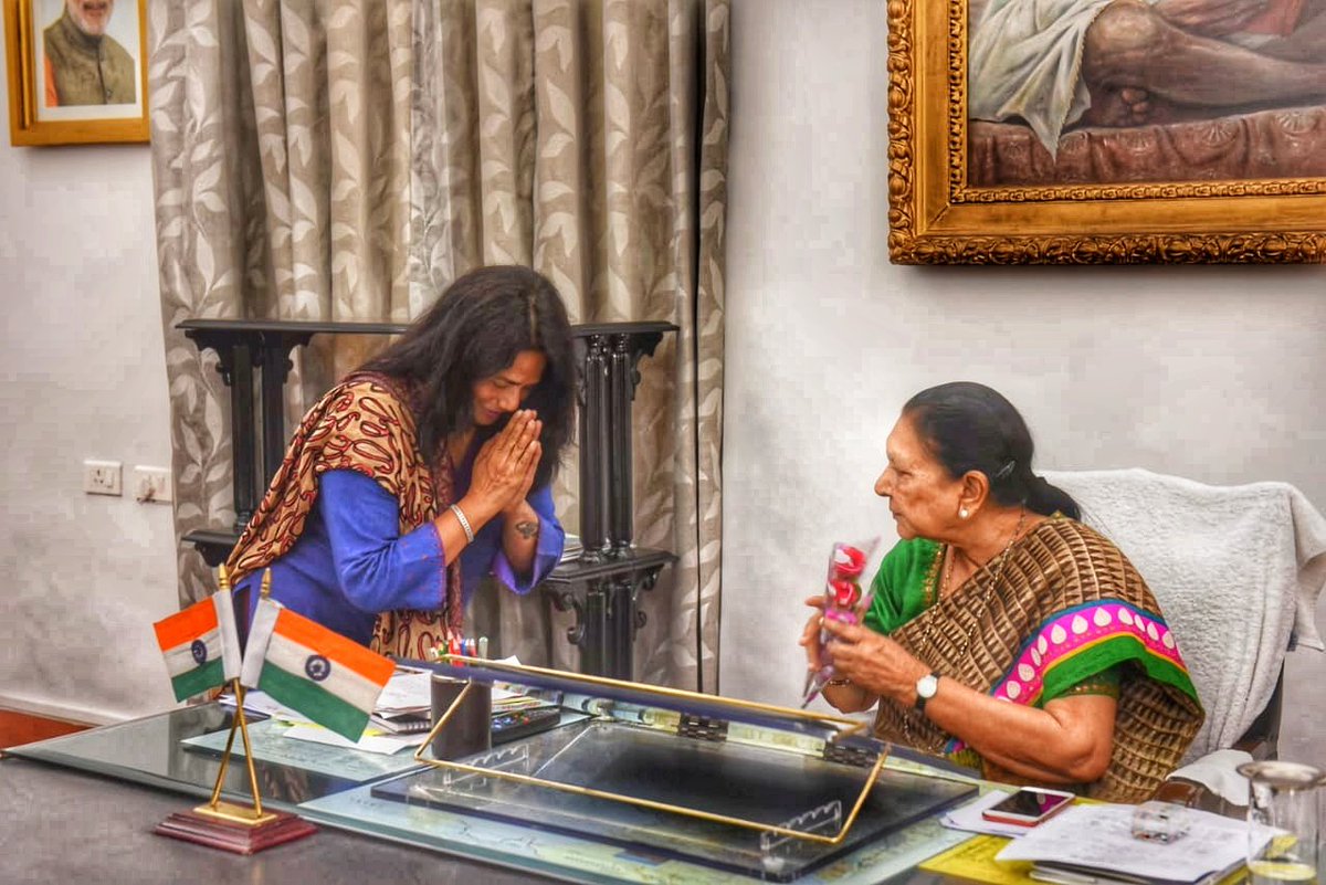 i_tweetu's tweet photo. Meeting #Her_Excellency
#GovernorOfUP
@anandibenpatel Mam.
It was a pleasure to interact with her..and listening to her on education...
#Independent_Day
#Reading_Mela https://t.co/yOJO135DKU