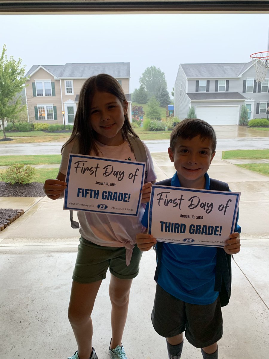 NOEaglesSuper's tweet photo. First day of school Hickory Ridgeπ#BCSFirstDay2019 #BrunswickPRIDE @BCSDHRidge https://t.co/64xF3bvfaT