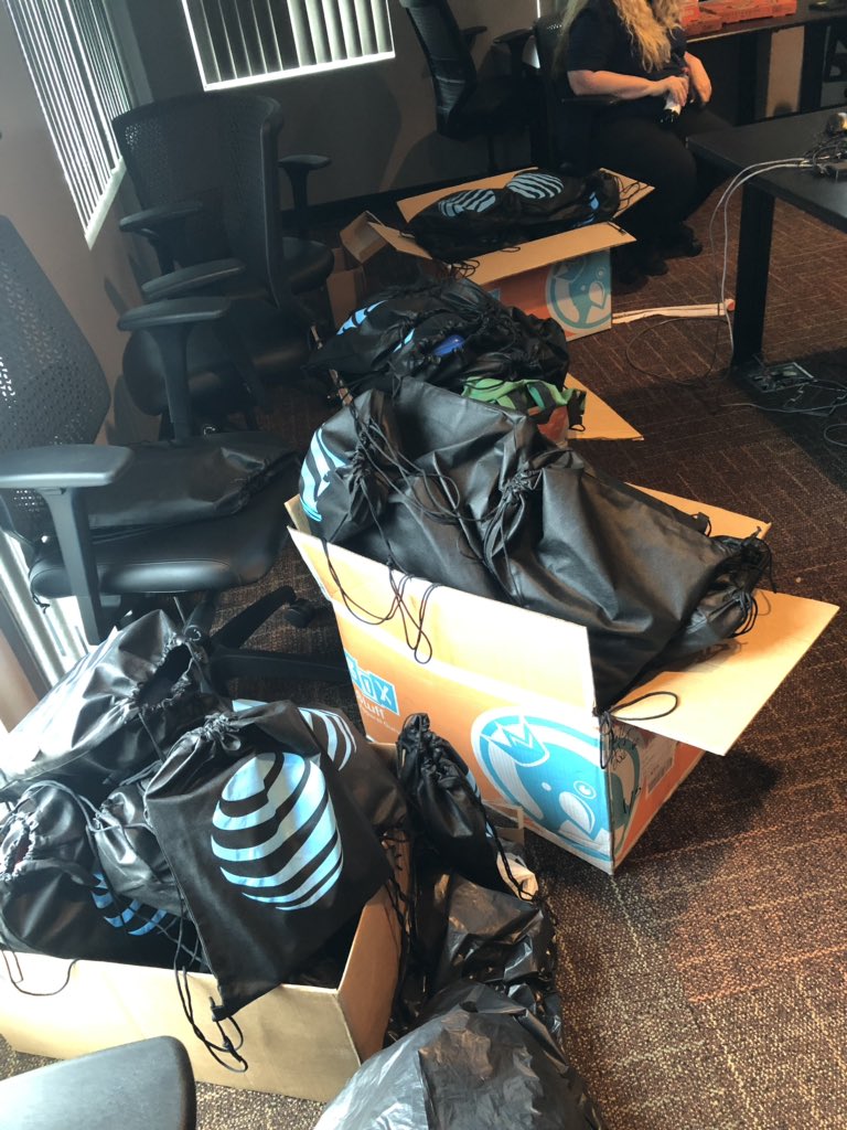 AntoniaBailey20's tweet photo. Filling backpacks for local school!  #TuggleNation @ashland_cc  @bubbyec50 https://t.co/fNZR1pWVKv