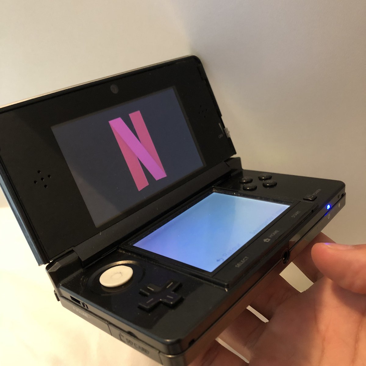 3ngus's tweet image. A quand la saison 2 de one punch man @NetflixFR ?