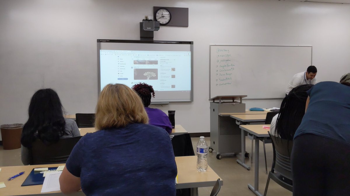 MsGouldScience's tweet photo. Reppin' @EvgrnAcadMS at the #cpsSTEM Summer Institute Twitter workshop with @mrberg 👨‍🔬🧪🔬➕🧮 https://t.co/T5Xt8MzK9n