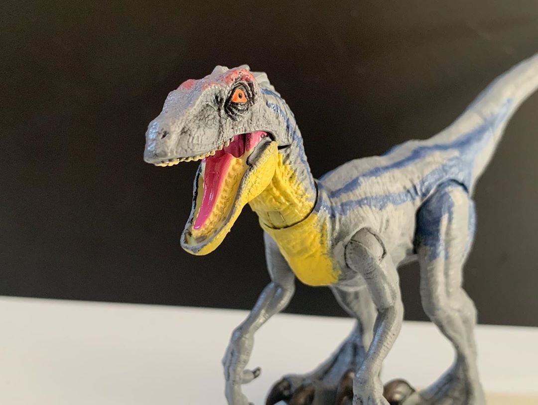 jurassic world legacy collection dilophosaurus