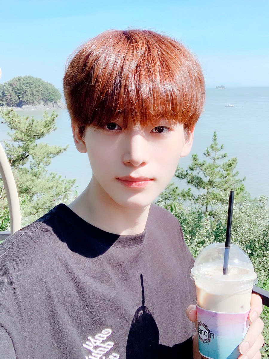 day26ㅡ thankyou the selcas king! i hope you enjoy your vacation and rest alot (dont forget to eat your faves foods) i miss you and love you <33 take care!