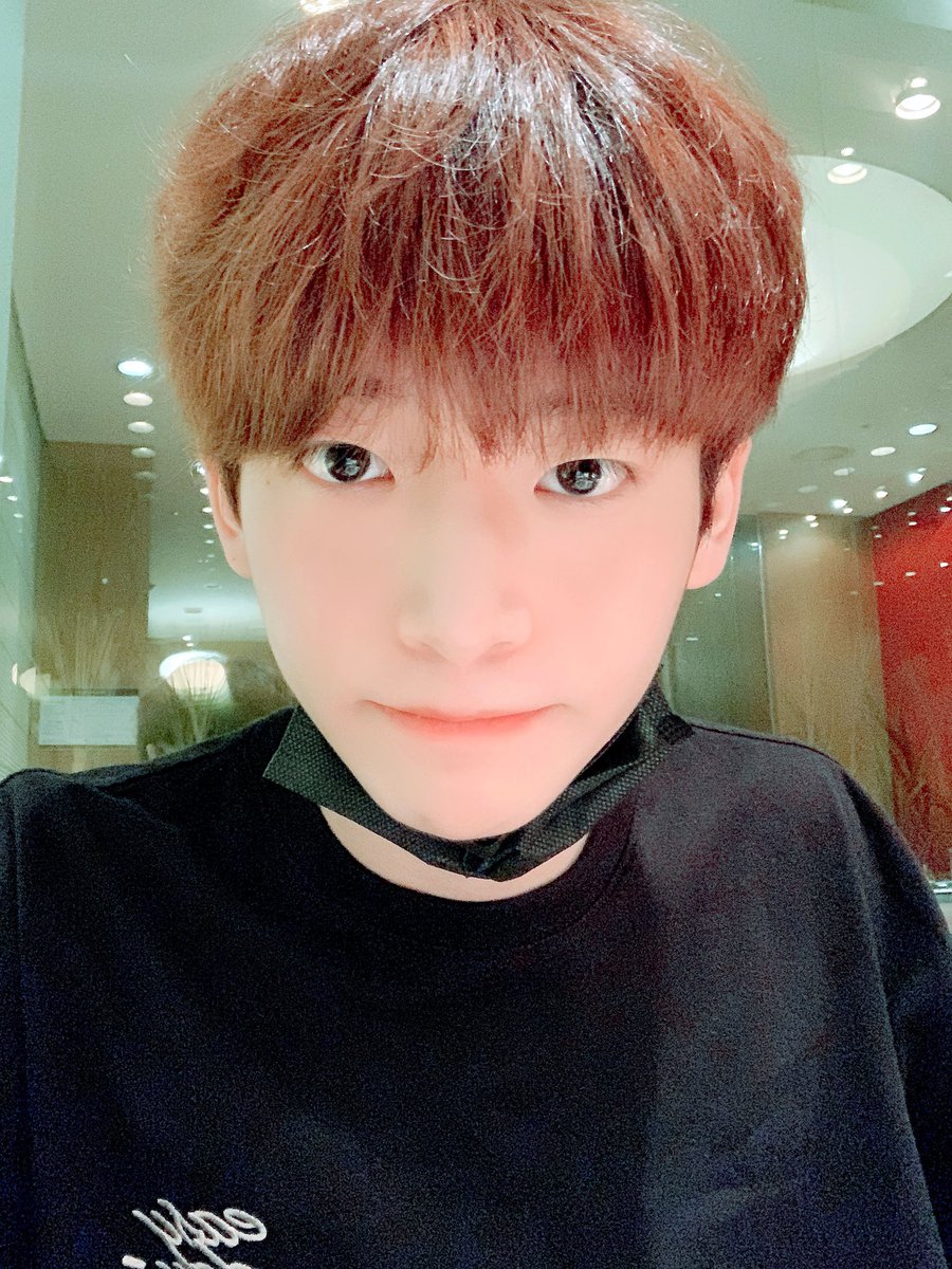 day26ㅡ thankyou the selcas king! i hope you enjoy your vacation and rest alot (dont forget to eat your faves foods) i miss you and love you <33 take care!