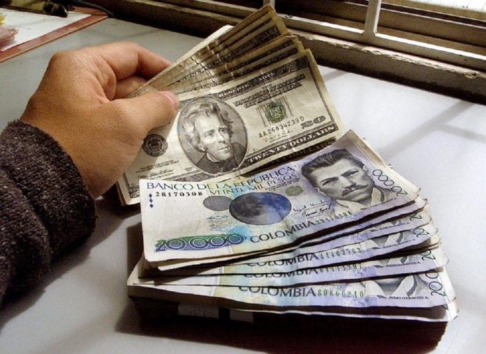 ElNacionalWeb's tweet photo. #ENEconomía Forbes: «Es tiempo de que Colombia se dolarice» https://t.co/JkGY558ead  https://t.co/j4eo7KDkBZ