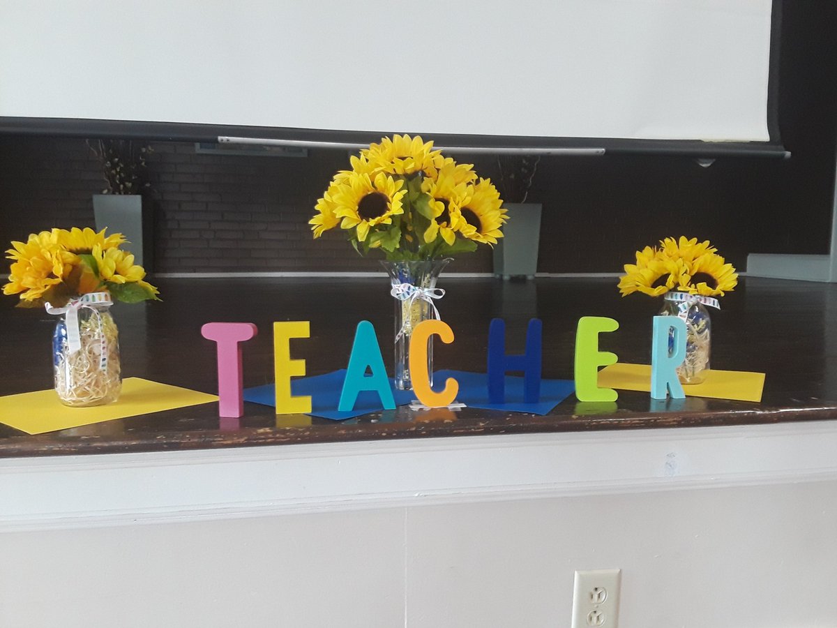 kanteach's tweet photo. Great morning at my new school! Feels good to finally meet everyone! #OneteamOnemissionOneRockHill #newbeginnings #bearainbowinsomeonescloud https://t.co/q9xUzD4nLQ