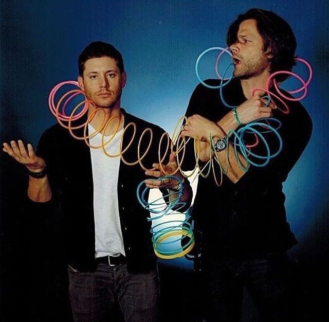 smile_sammy's tweet photo. #J2sDay https://t.co/SyCqom2FN6
