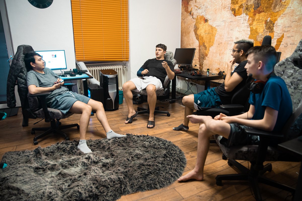 Complexity's tweet photo. Our #BerlinMajor2019 bootcamp is in full swing 👍 https://t.co/vdFyPlT36E
