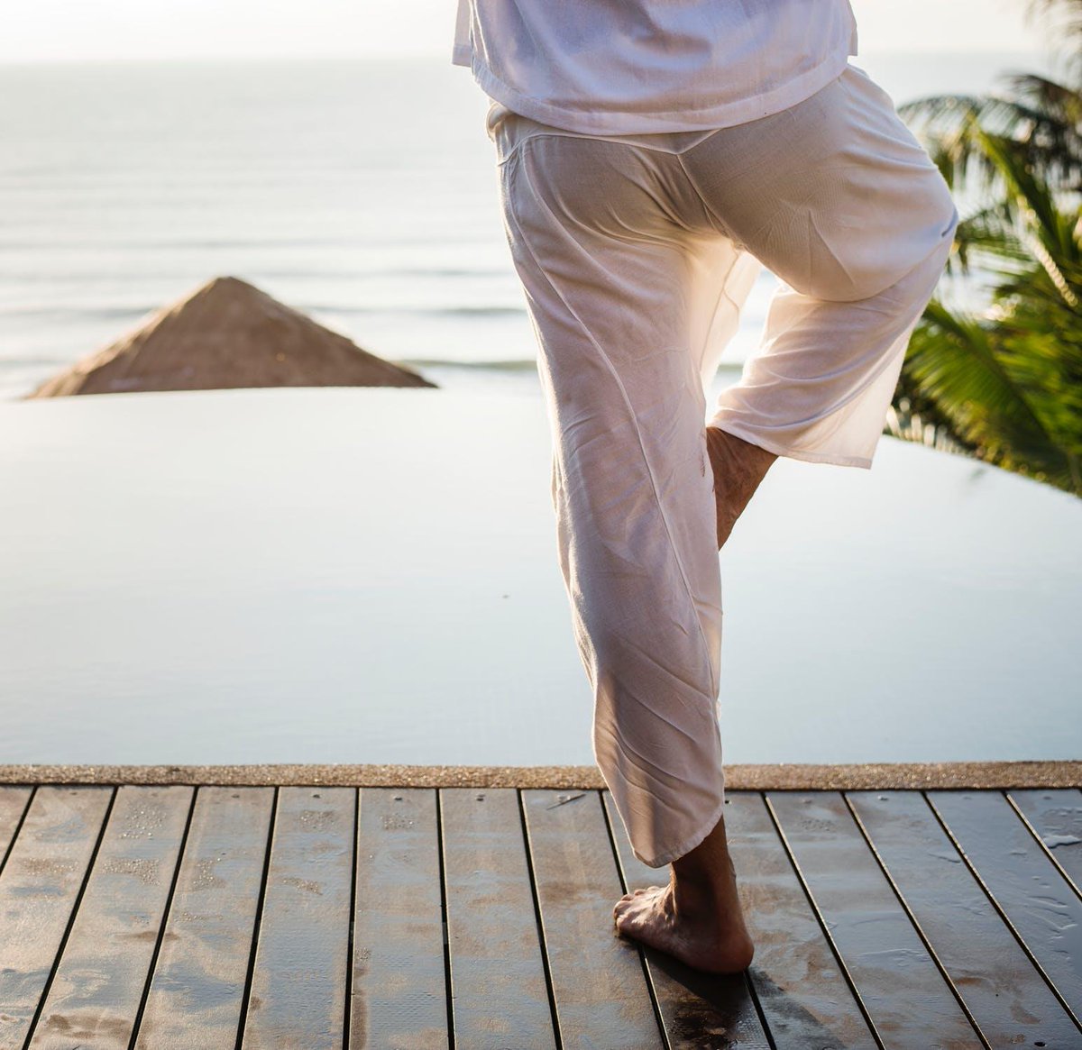 stopneckpainnat's tweet photo. Ever consider combining yoga and cannabis for an awesome session of relaxation, #paincontrol and spirituality? This works especially well for older #chronicpain patients. Get the "how to do it" guide right here: https://t.co/SVay7DabWL https://t.co/bkQLLHysNz
