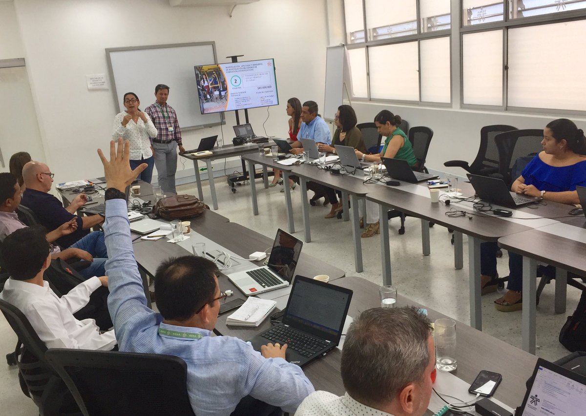 fbeltran01's tweet photo. Hoy estamos reunidos directivos y líderes SENNOVA en @SENAComunica #Huila retroalimentando todos los proyectos de investigación, desarrollo tecnológico e innovación 2020, garantizando su impacto y articulación en la región. Gran aprendizaje! https://t.co/CPcuclWvvD