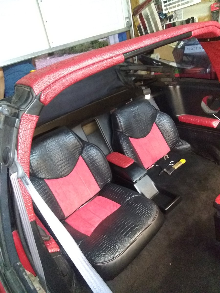 UNSTOPPABLEMAX's tweet photo. Almost done with this 1995 convertible Cutlass black Gator with the red suede https://t.co/3RiNV85Xn5
