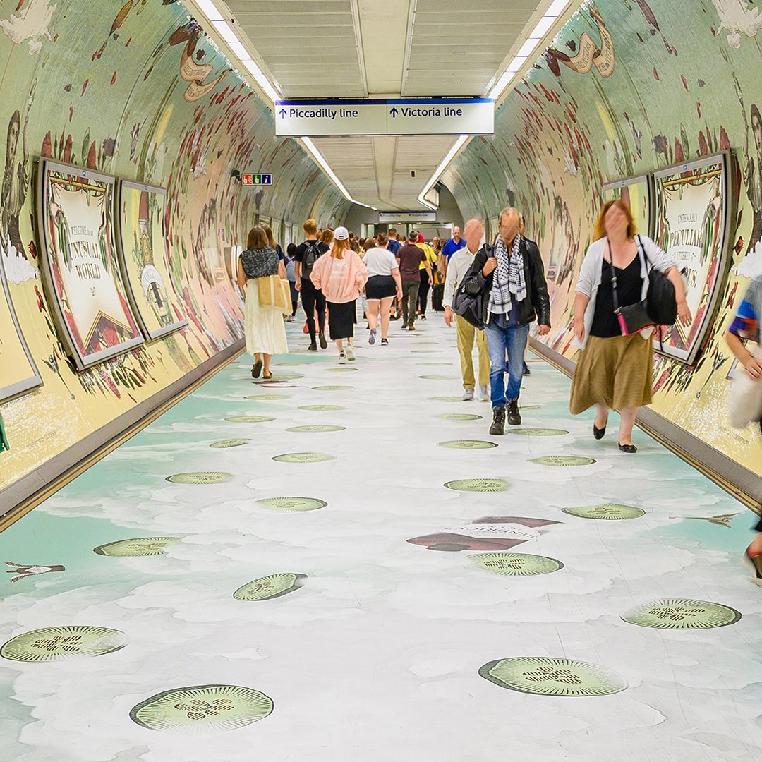 scene2ltd's tweet photo. #Scene2Loves
Look out for this lovely piece of creative advertising by @agencyspace for @HendricksGin at Kings Cross station #GoBeyond #Hendricks #HendricksGin https://t.co/vELkeUUIBv
