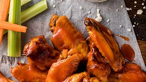 KCBBQSOCIETY's tweet photo. Ever heard of Kentucky style wings? Thank you @FranksRedHot for opening our eyes 👀 #chickenwings #kentuckystyle https://t.co/frYN5Cazda https://t.co/DrPlVz3HsJ