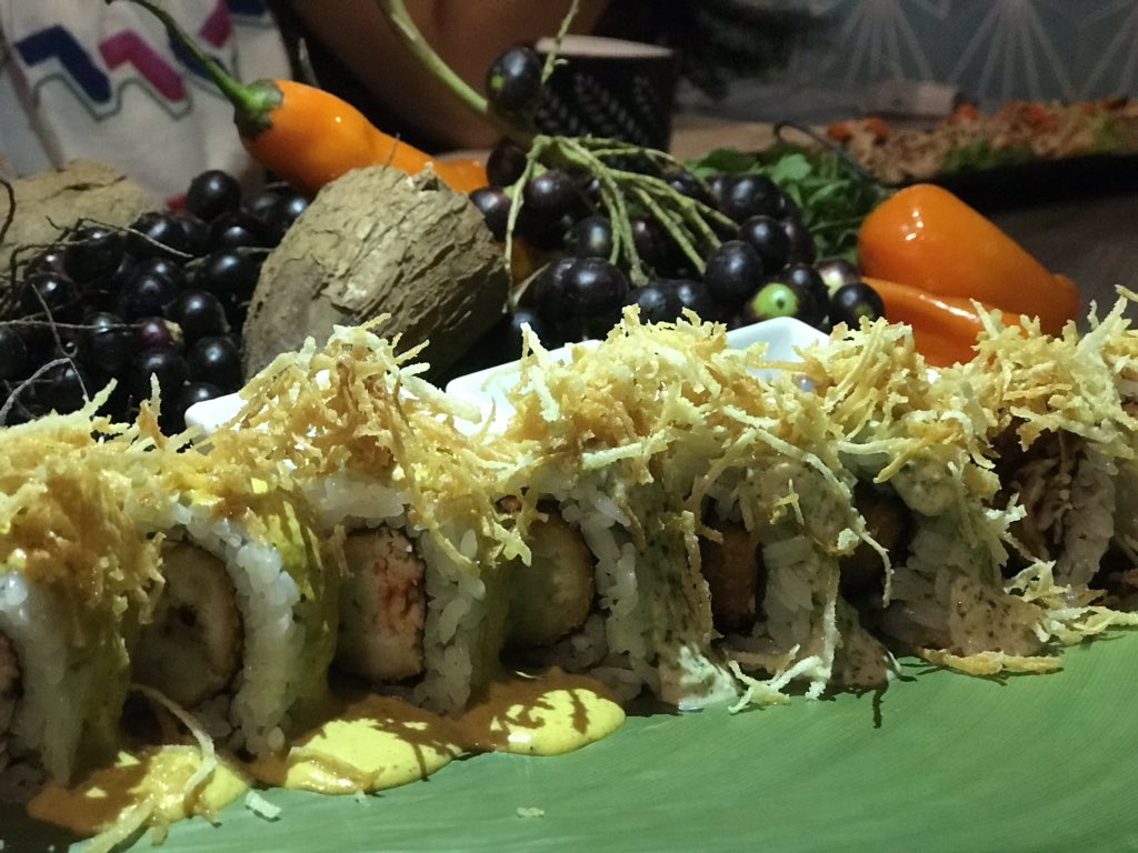 GiuliCianci's tweet photo. OMG HAN PROBADO YA EL #YUQUEROROLL de @jadebaq @tuliorecomienda #sushimasterco https://t.co/xEqJY6Yk71
