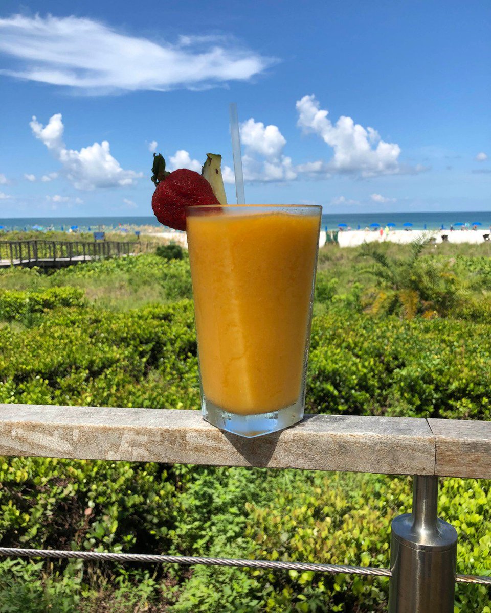 Does the view make the cocktail better or does the cocktail make the view better? We can’t decide, they’re both too good! #frozencocktail #gulfofmexico #marcoisland