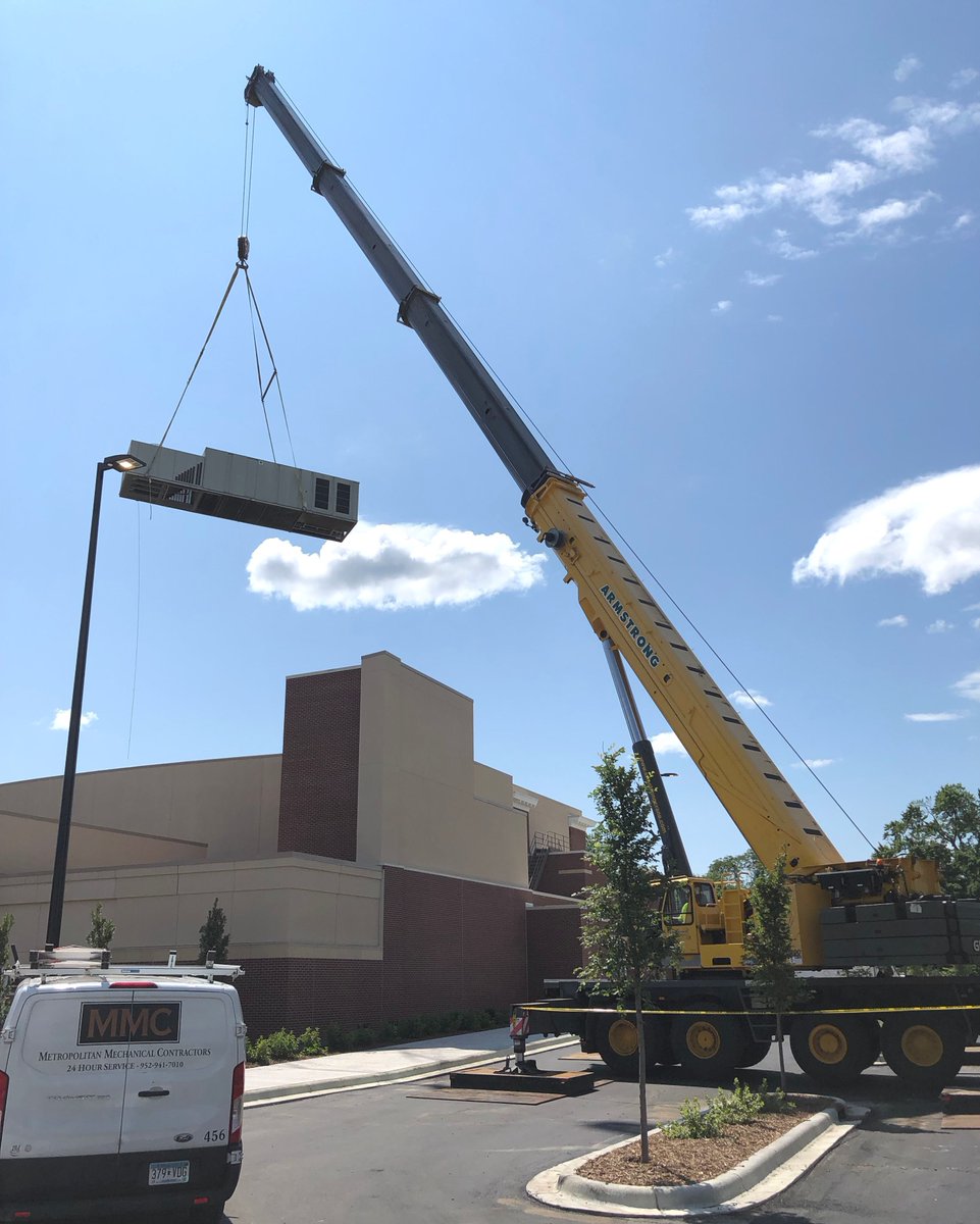 metromechMN's tweet photo. Crane day at Minnehaha Academy! Our team is getting everything wrapped up for the school season ahead! #metromech #crane #contractorlife #unionstrong https://t.co/38fUpvrT9N