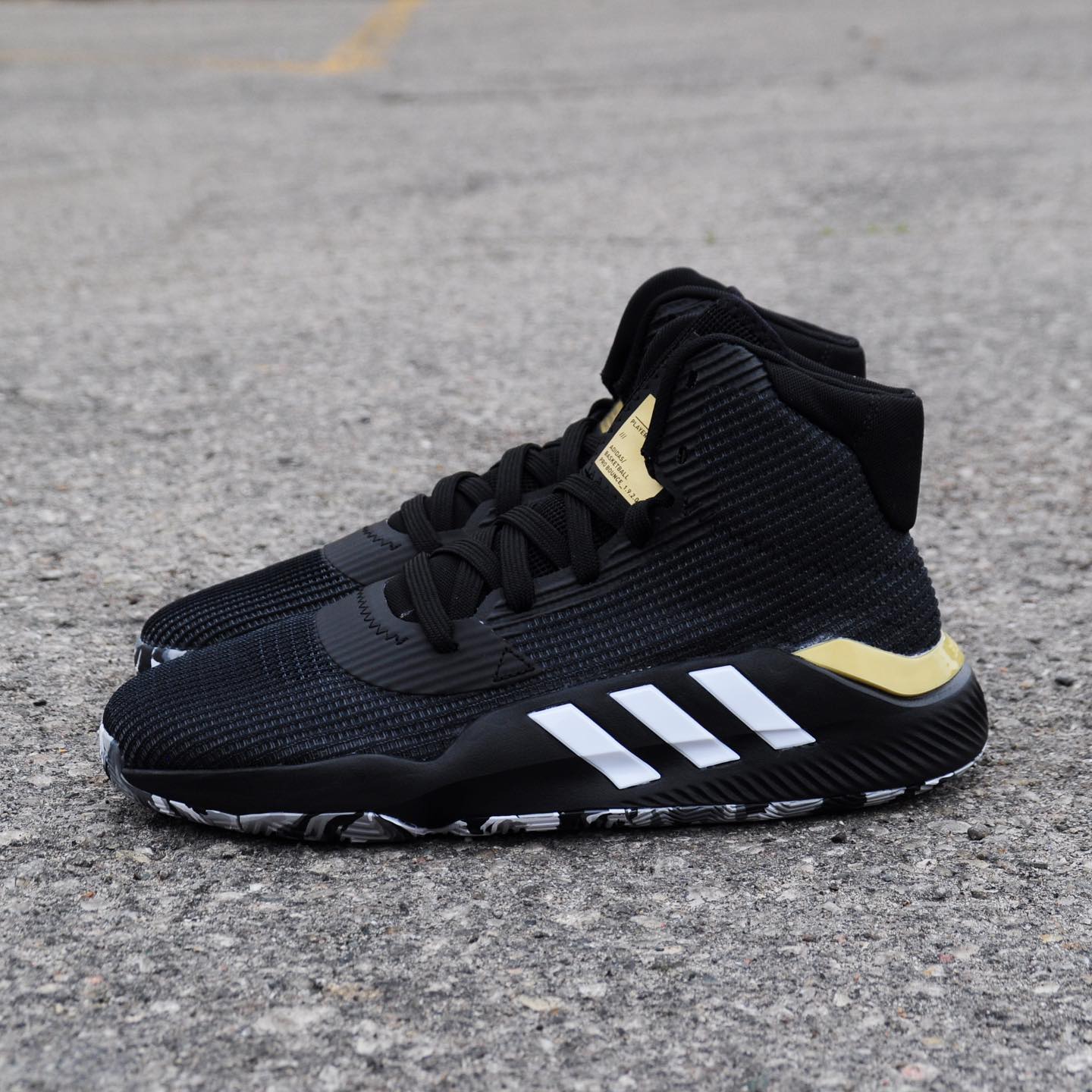 Toro excitación República The Closet Inc. on Twitter: "Mens Adidas Pro Bounce 2019 "Legend Earth/Tech  Olive” G26170 $160.00 CAD Mens Adidas Pro Bounce 2019 "White/Black/Gold”  EE3896 $160.00 CAD Mens Adidas Pro Bounce 2019 “Black/White” F97282