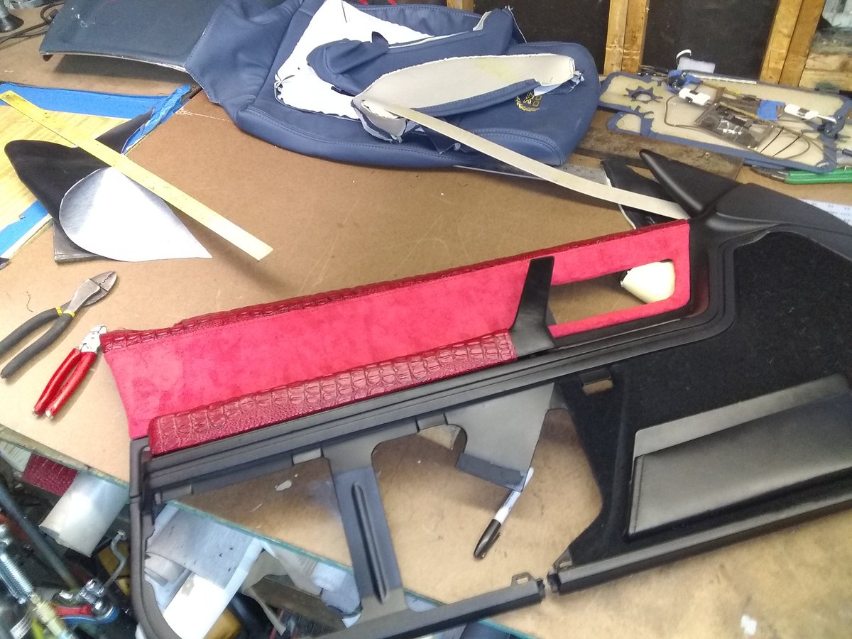 UNSTOPPABLEMAX's tweet photo. Almost done with this 1995 convertible Cutlass black Gator with the red suede https://t.co/3RiNV85Xn5