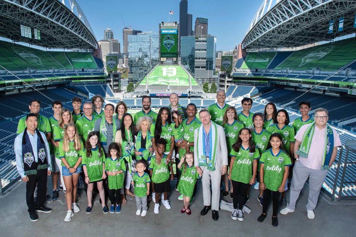 Breaking: Microsoft CEO Satya Nadella, CVP Joe Belfiore, and a group of Microsoft vets have teamed up with the likes of Ciara and Macklemore to own Seattle Sounders FC. It keeps the soccer club in Seattle. All the details here: 
theverge.com/2019/8/13/2080…