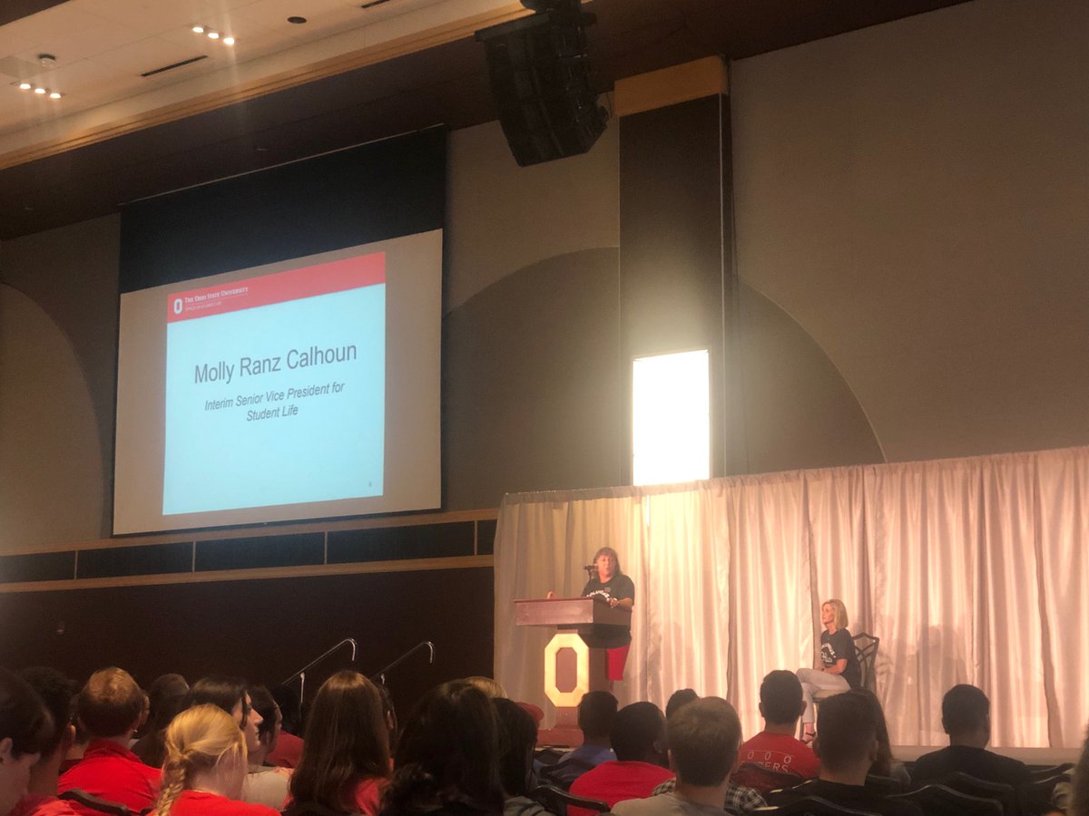 micmart214's tweet photo. Interim Vice President for ⁦@StudentLifeOSU⁩ celebrating her birthday with over 700 student leaders 🥳 #CollegeInCbus https://t.co/uBxKXpVREB