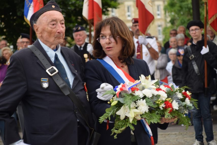 senateur61's tweet image. #RouteLeclerc les anciens de la #2iemeDB André Houel ,Paul Guilbert ,Alain Raphaël ,Roger Doré nous montrent  le chemin ils sont le visage de la France 🇫🇷je suis honorée d’avoir croisé leur chemin grâce à @BAYARDChris et la #FondationLeclerc @Gendarmerie_61 @gdarrieussecq