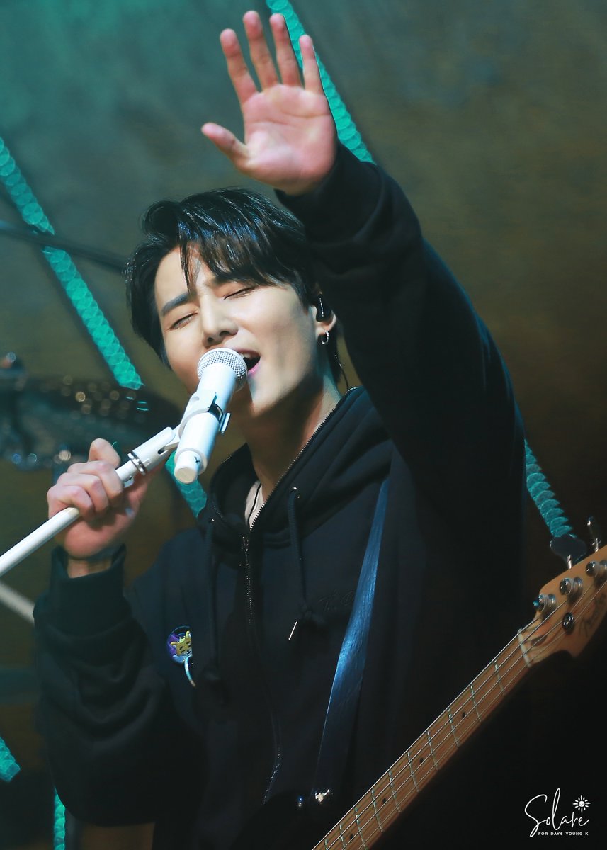 solare_1219's tweet photo. 181224 선물콘 

go to the ends of the earth for you,
to make you feel my love.
#데이식스 #영케이 #강영현 #DAY6 #YoungK https://t.co/XJqWqU2gsH