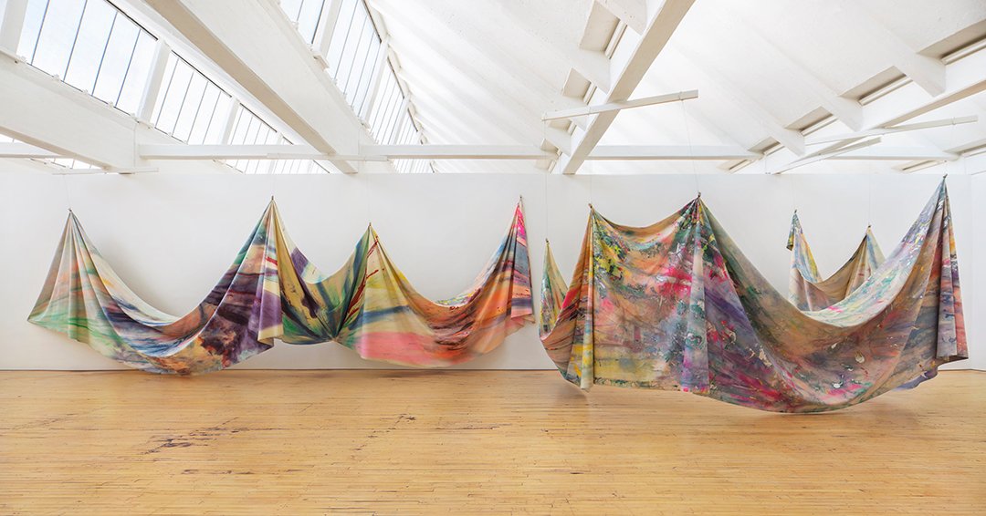 museum_network's tweet photo. .@DiaArtFndn just opened an exhibition of Sam Gilliam’s early work from the 1960s and 1970s at Dia: Beacon in Beacon, NY. https://t.co/FFvG9WUVnF