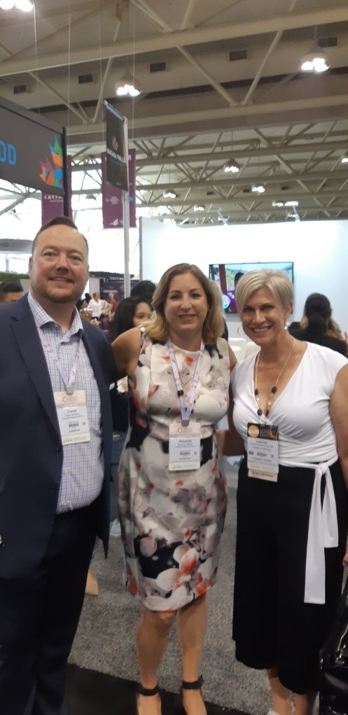 NiagaraMeetings's tweet photo. We are happy to be reconnecting with our clients, colleagues and friends โบ๏ธ
.
#CMEExpo #NiagaraMeetings #NiagaraFalls #MeetingsMatter #MassimoCapra #ChefCapra #Planner @CMEexpo https://t.co/Ibe9Iecsdd