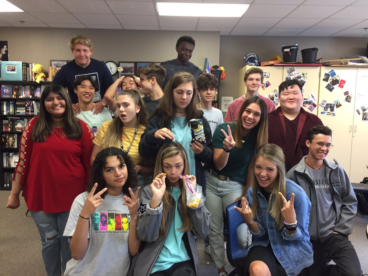 mrs_friend's tweet photo. Year two with my favorite Friendly Advisory group! #todayathhs #missingthree #junioryear https://t.co/iKhrLmuBD4