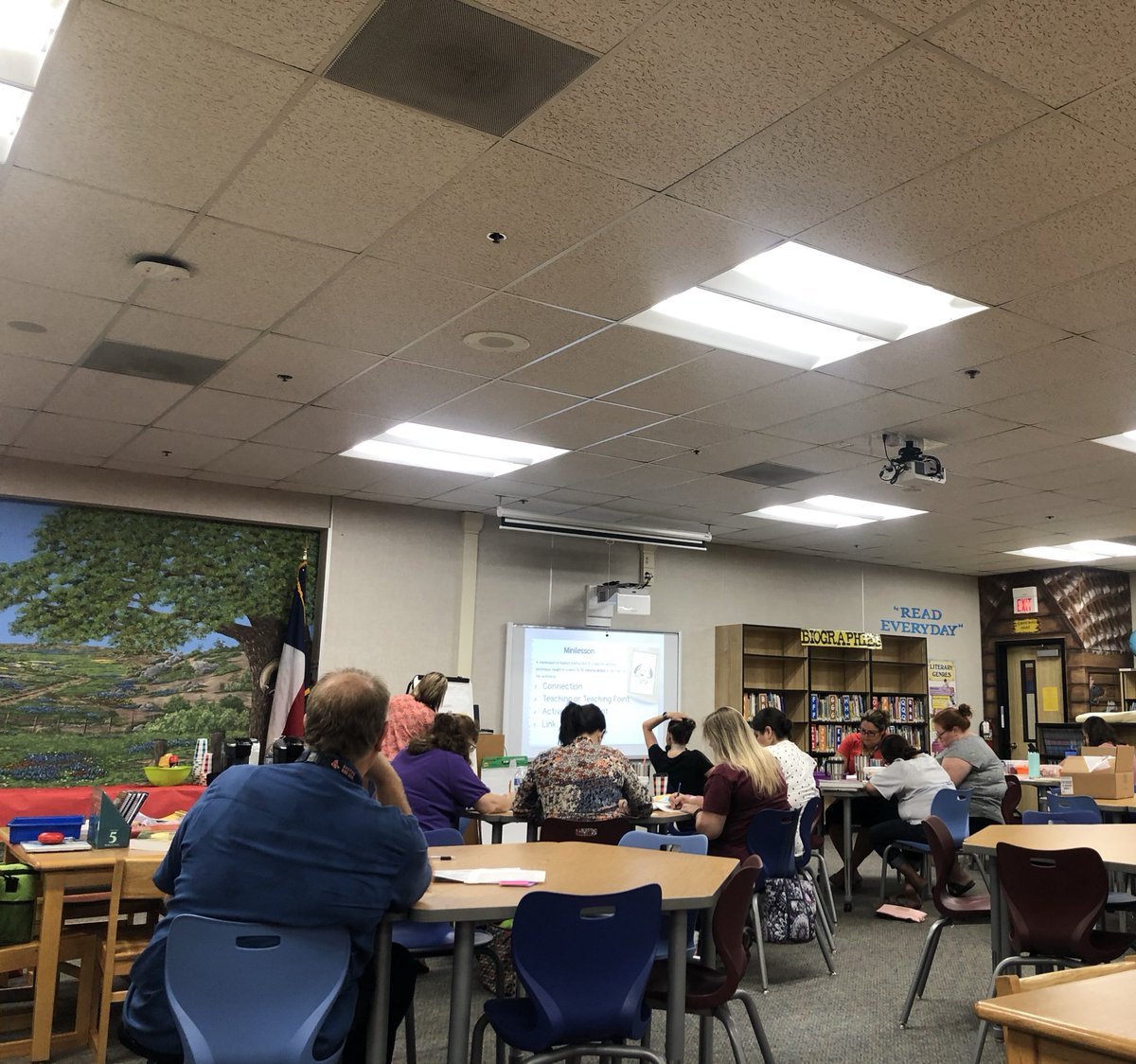 DOASouthSanISD's tweet photo. Redland @RedlandOaksES teachers digging deep into Writer’s Workshop through mini lessons. Thank you @Blackstone_edu @NEISDWriting for your awesome work. https://t.co/YAek8iLxeQ