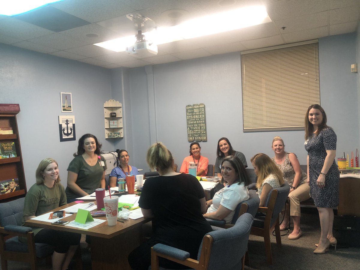 DOASouthSanISD's tweet photo. Redland @RedlandOaksES teachers digging deep into Writer’s Workshop through mini lessons. Thank you @Blackstone_edu @NEISDWriting for your awesome work. https://t.co/YAek8iLxeQ