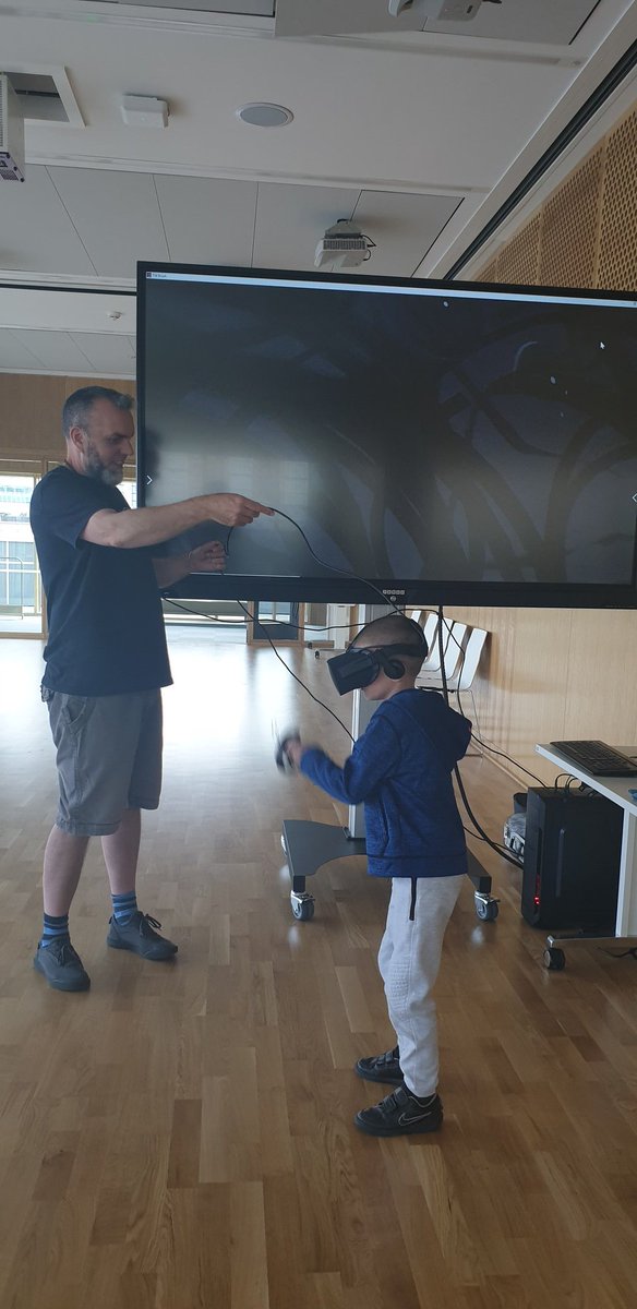 BarnsleyMuseums's tweet photo. Lots of families had fun today at #LightboxBarnsley with @FabricLenny's #virtualvessels virtual reality workshop. If you missed out we're back this Saturday, 11am-3pm https://t.co/0MG3MJAeF8