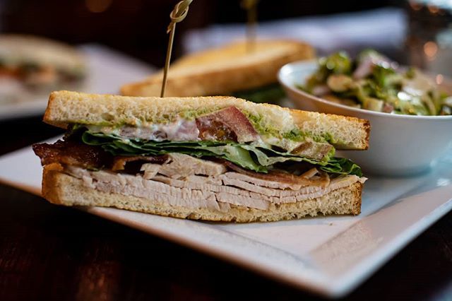 3monkeysstl's tweet photo. Nothing beats a good ole Turkey Club, piled high with all your favorite, fresh ingredients. Come lunch with us today at 3 Monkeys and join the club. #eats #stlfood #stleats #3monkeyswhiskeypub https://t.co/gc4X2NbJoT https://t.co/uZo6OSdyr6