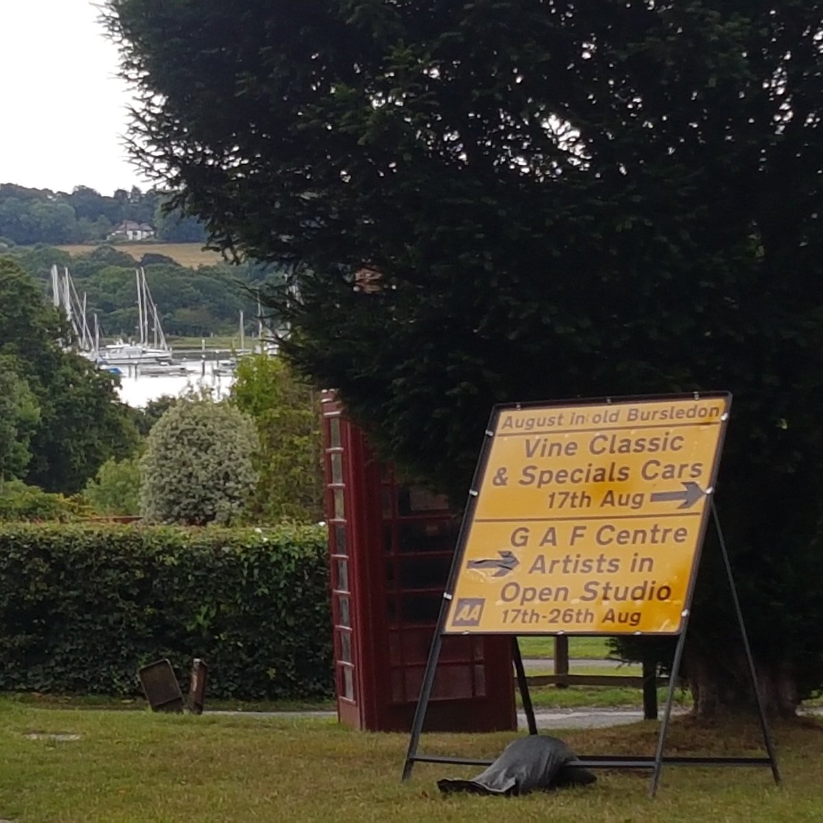 KirstinWhiteUK's tweet photo. It's all happening in Old Bursledon this weekend!  On Saturday 17th August 2019, catch both Hampshire Open Studio at Greyladyes Art Foundation AND The Classic Car Show at The Vine Inn! #HOS #localartists #KirstinWhite #watercolourforsale #classiccars #GAF #greyladyesartfoundation https://t.co/ZbzMBiO31m