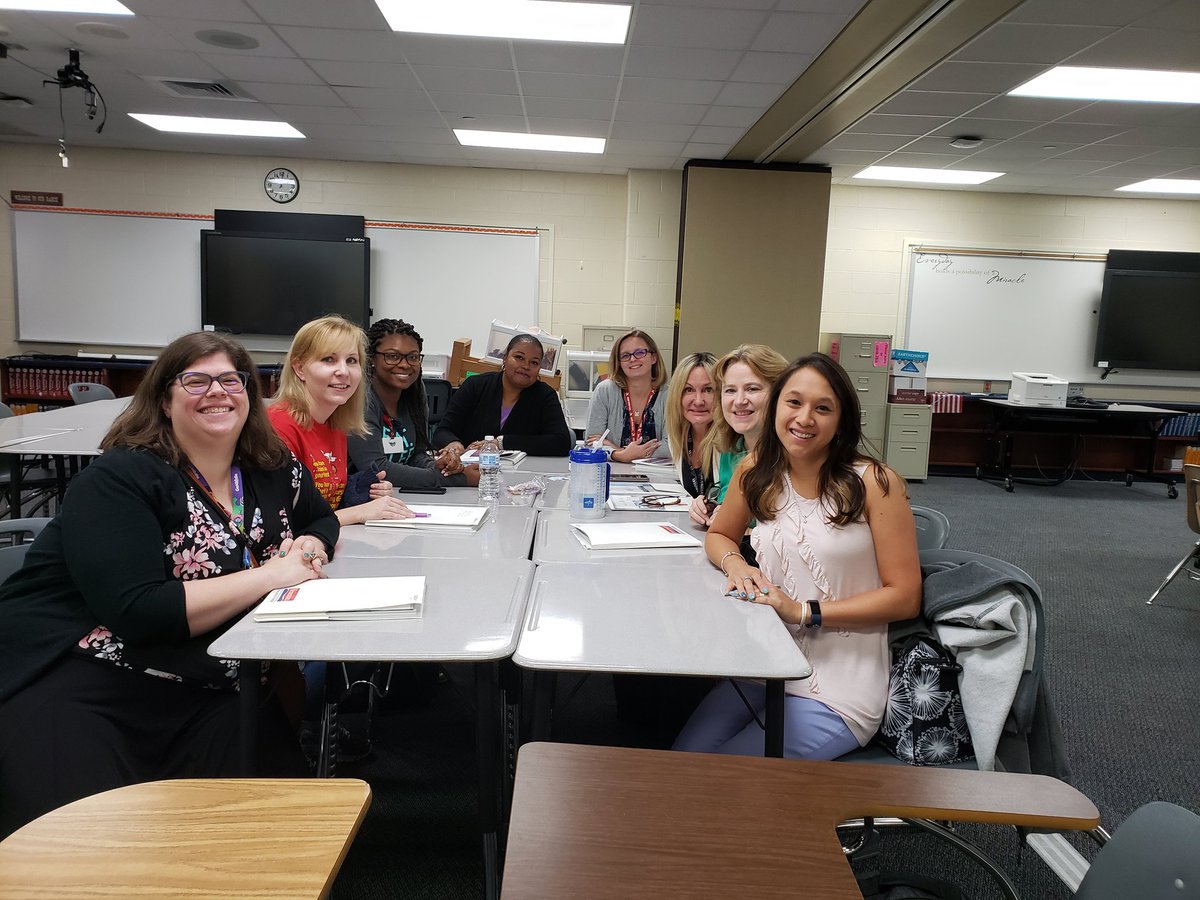 tpodlynn's tweet photo. First grade learning about our new Fountas and Pinnell curriculum!
#CFISDspirit #cfisdpk1 #firstgradeisnumberone #pumapride #postmapumas @PostmaPumas https://t.co/B7xqxD6DZX