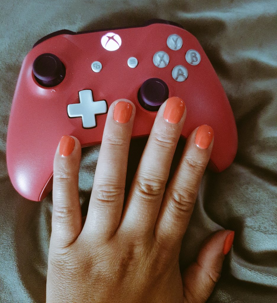 XvMissAngelox's tweet photo. Birthday treat!! 💅💅 kinda matches my #xbox controller! (My nail are pink) https://t.co/Pu11ucow6q